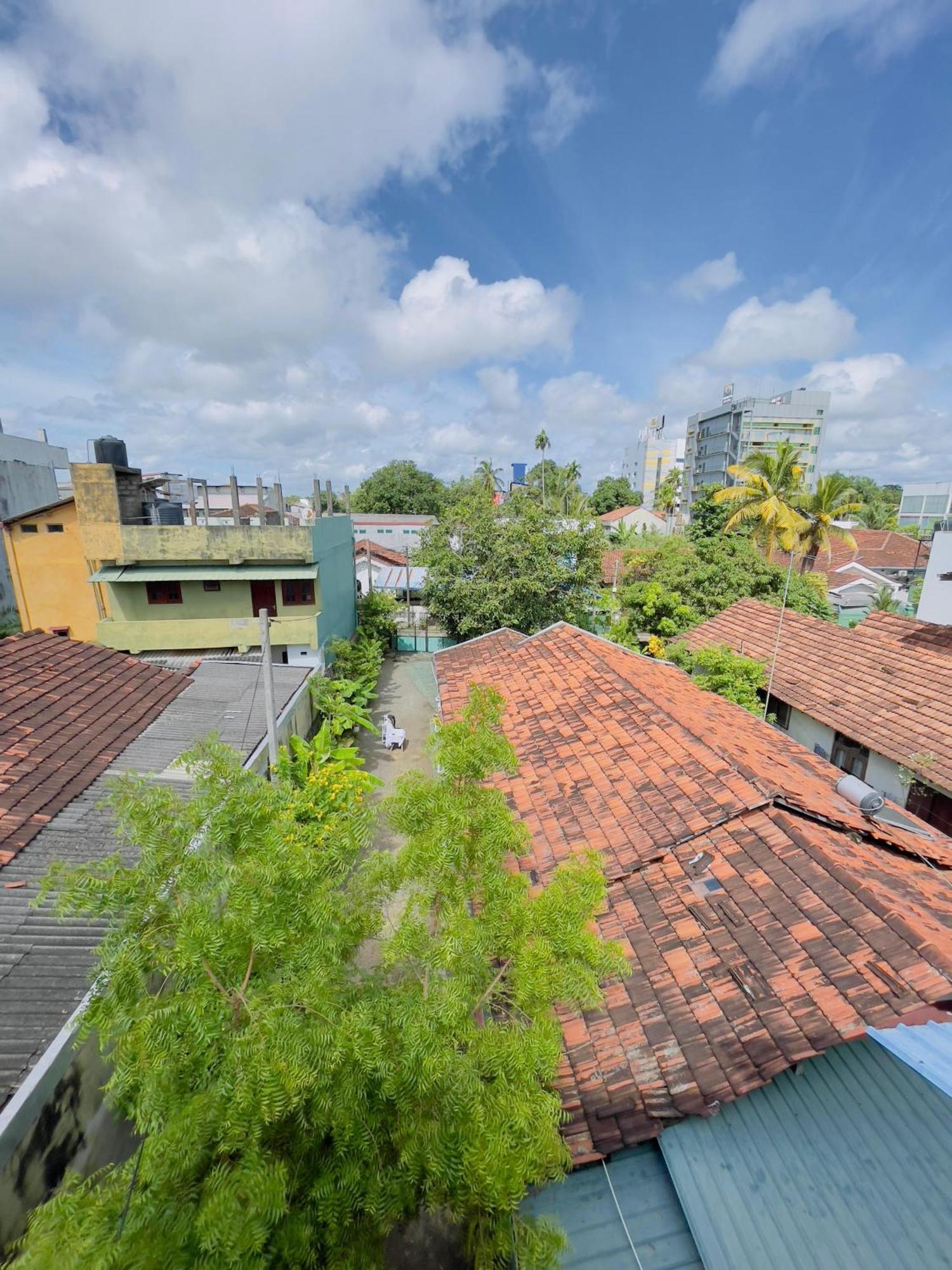 Araliya White House Apartment Negombo Exterior foto