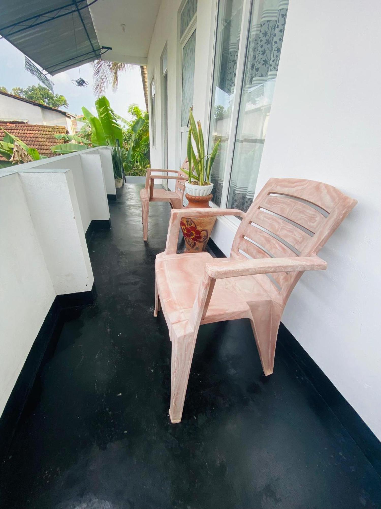 Araliya White House Apartment Negombo Exterior foto